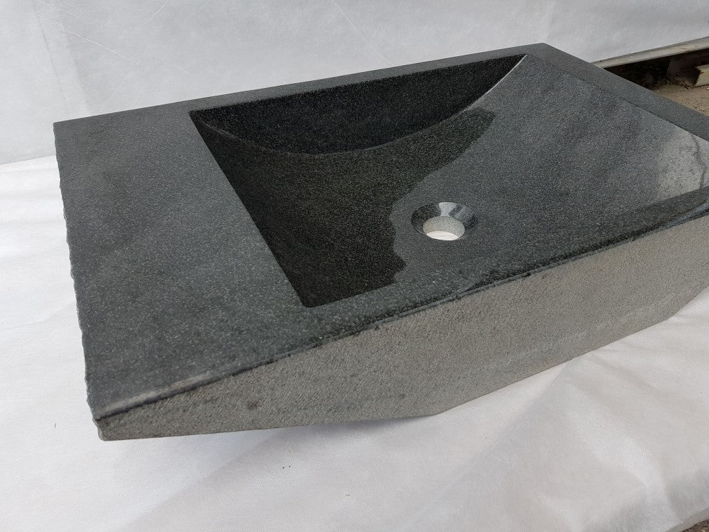 Kamniti umivalnik XM-4