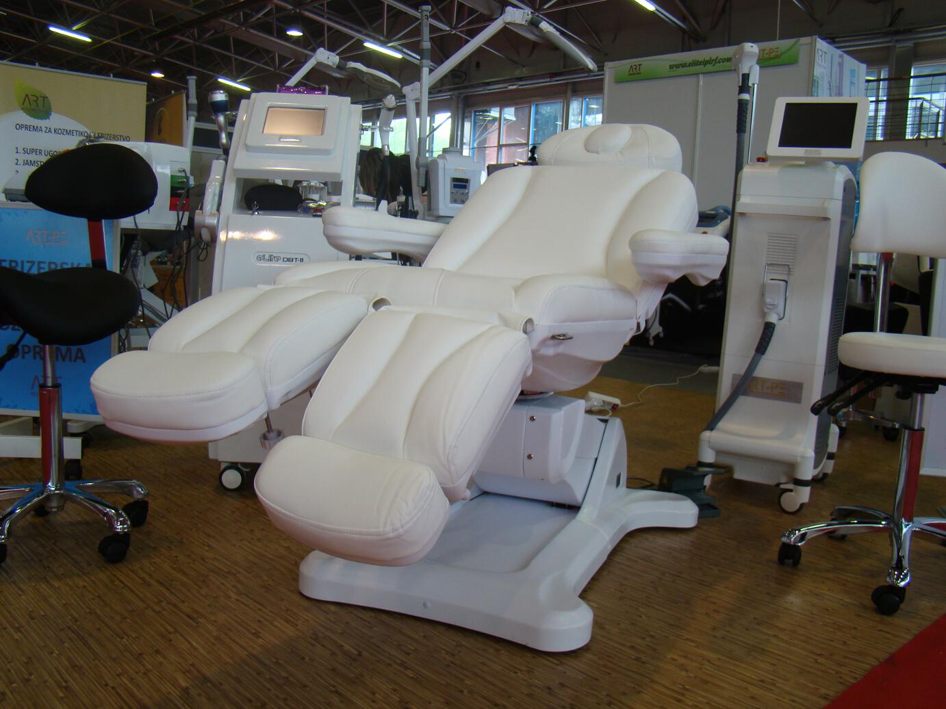 Kozmetična miza - pedikerski stol Fox-2246C | Tarse |