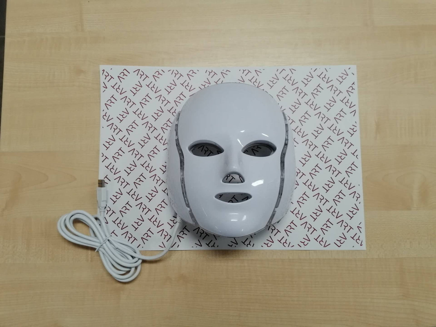 LED obrazna maska s fototerapijo